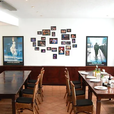 Cityloft Mit Pizzaofen & Bar Fur Familie & Gruppen * Innsbruck